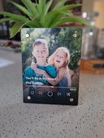 Musical Photo Display Stand (3)